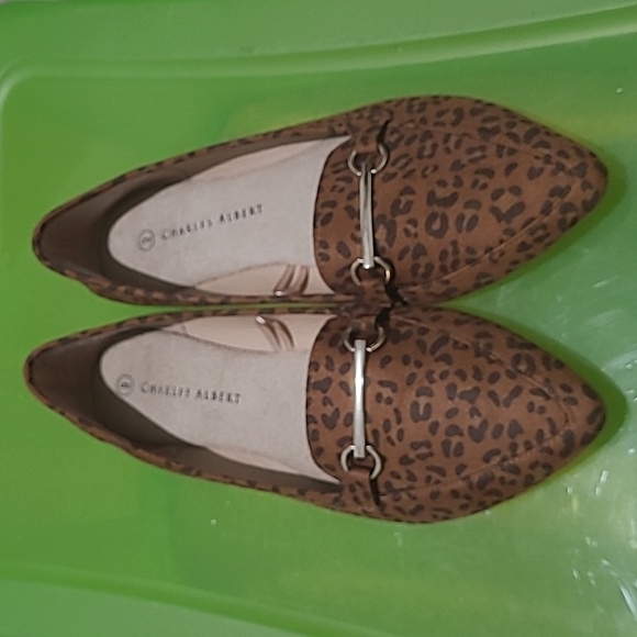 Charles Albert Cheetah print with gold metal charmed slip on flat 9 - Picture 1 of 12